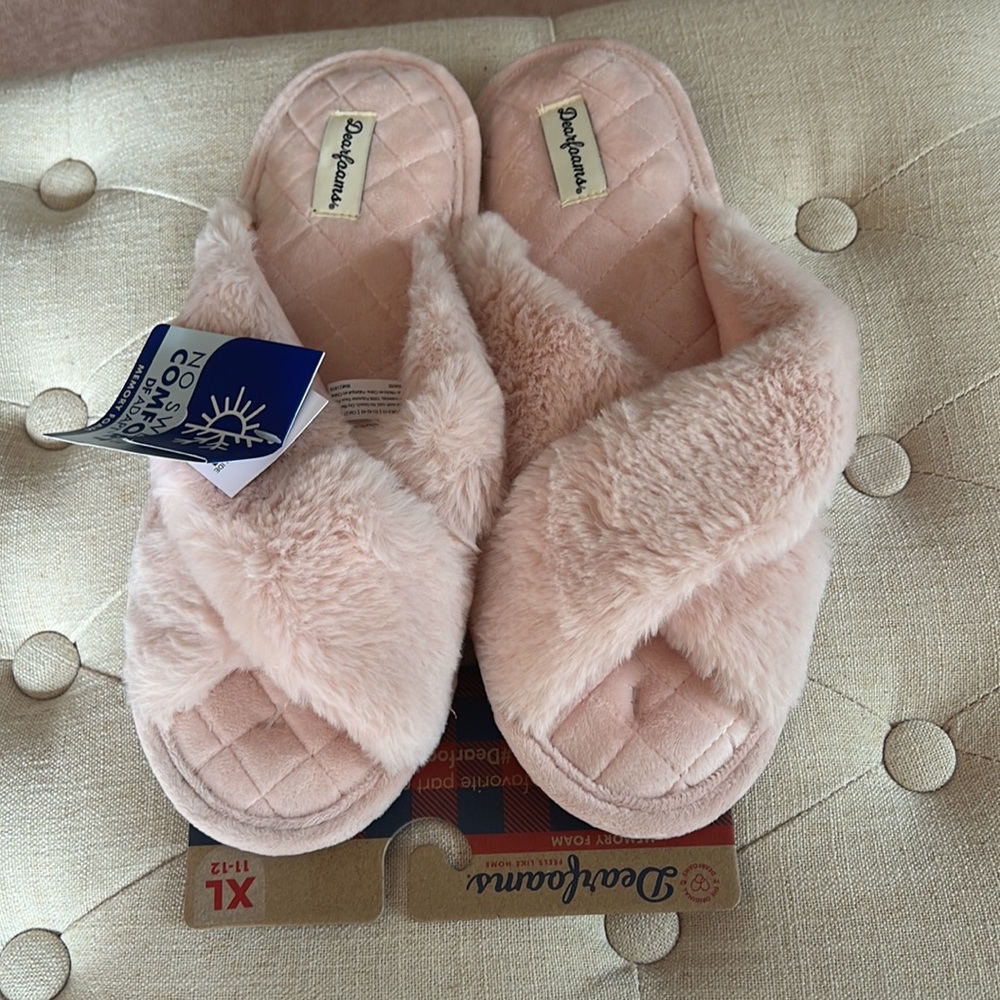 NWT Memory Foam Slippers